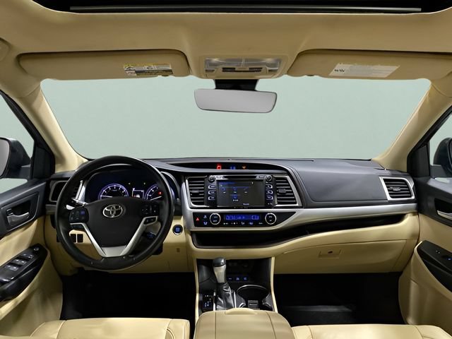 Used 2018 Toyota Highlander XLE AWD/4WD image 17