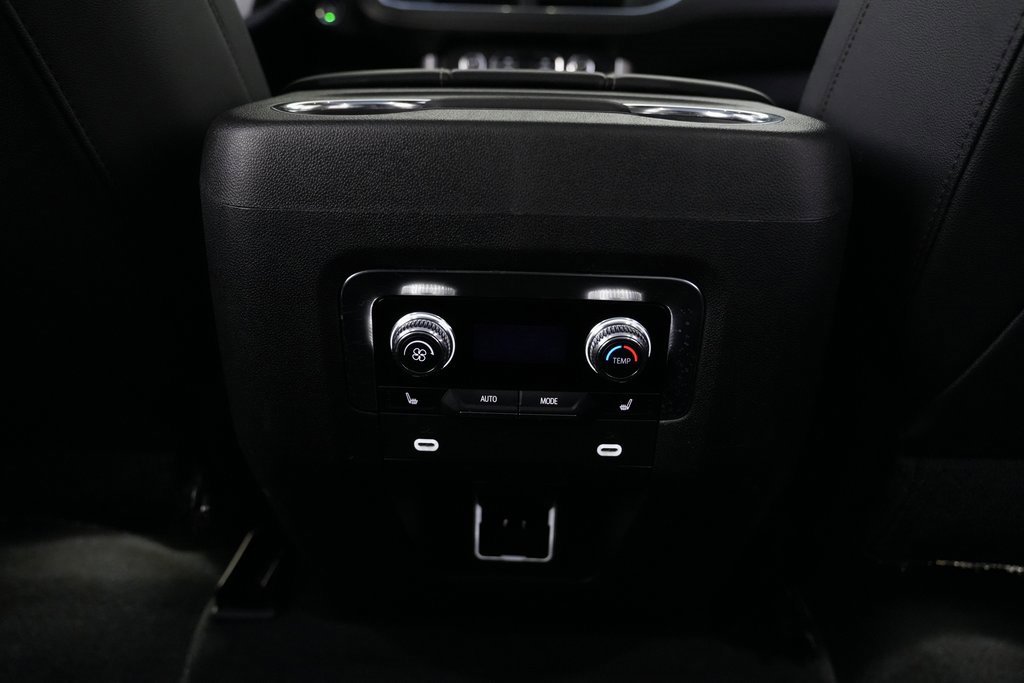 Used 2021 GMC Yukon XL SLT w/ SLT Luxury Plus Package image 43