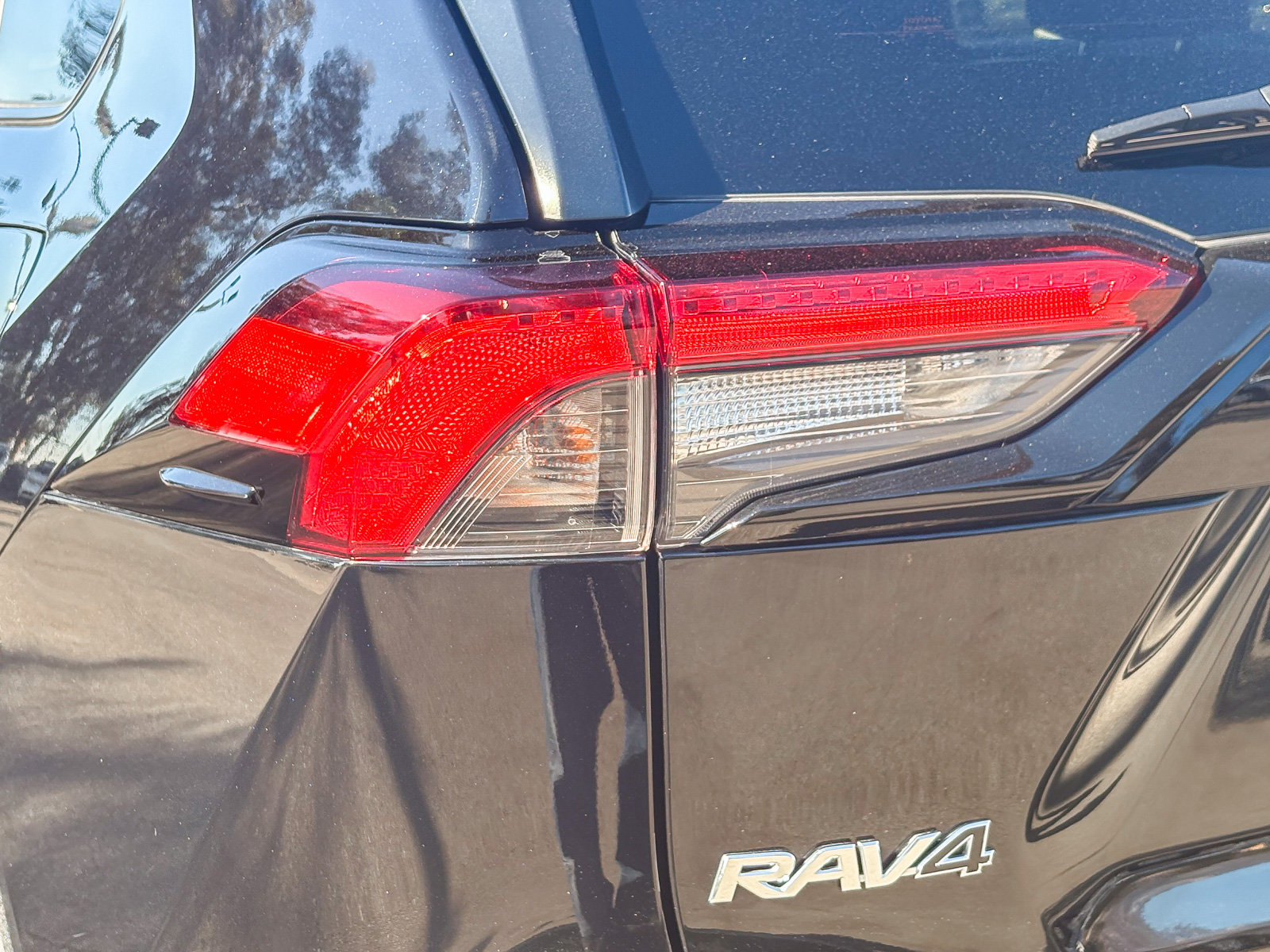 Used 2024 Toyota RAV4 LE AWD/4WD image 9