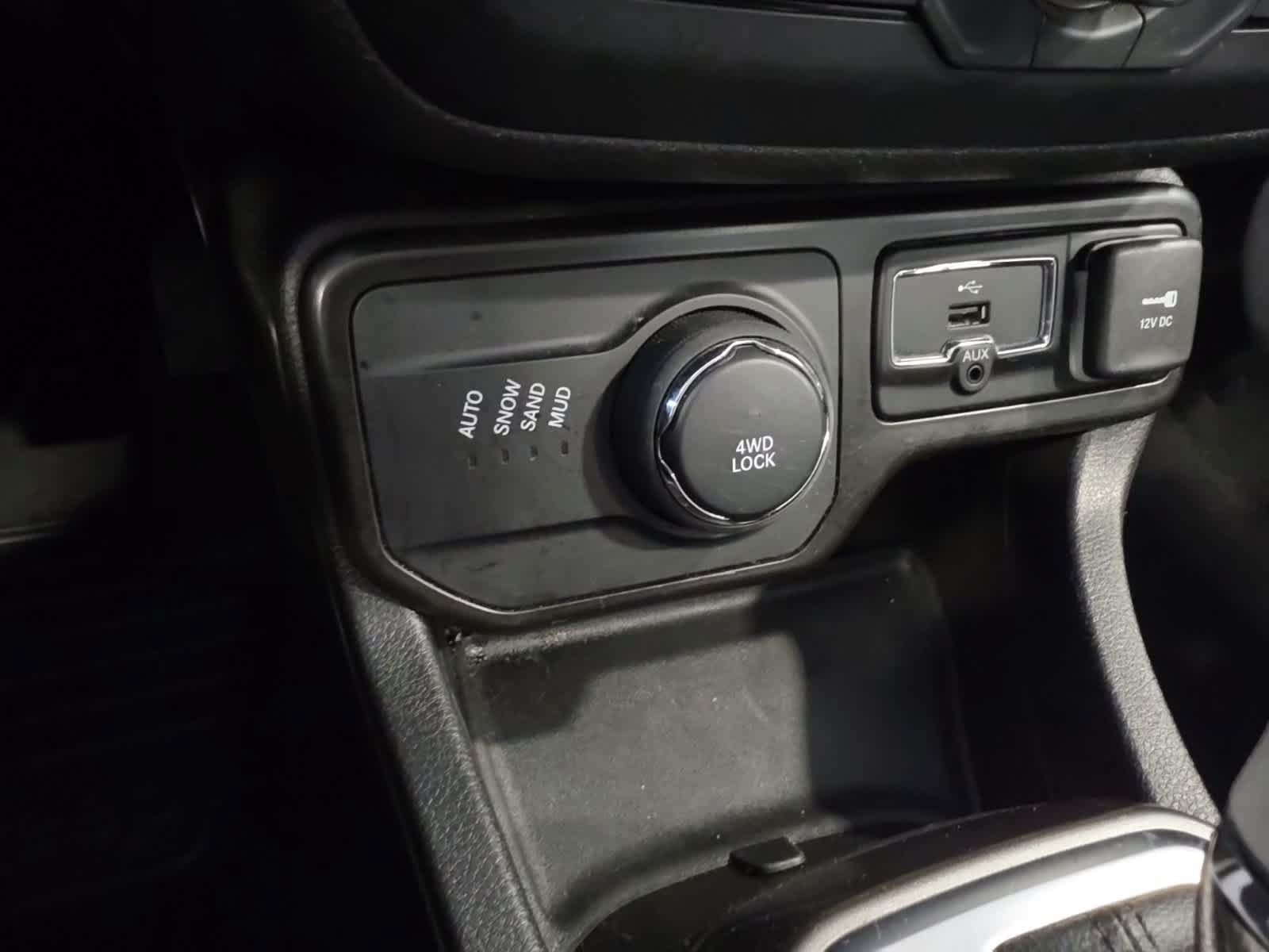 Used 2020 Jeep Renegade Limited AWD/4WD image 21