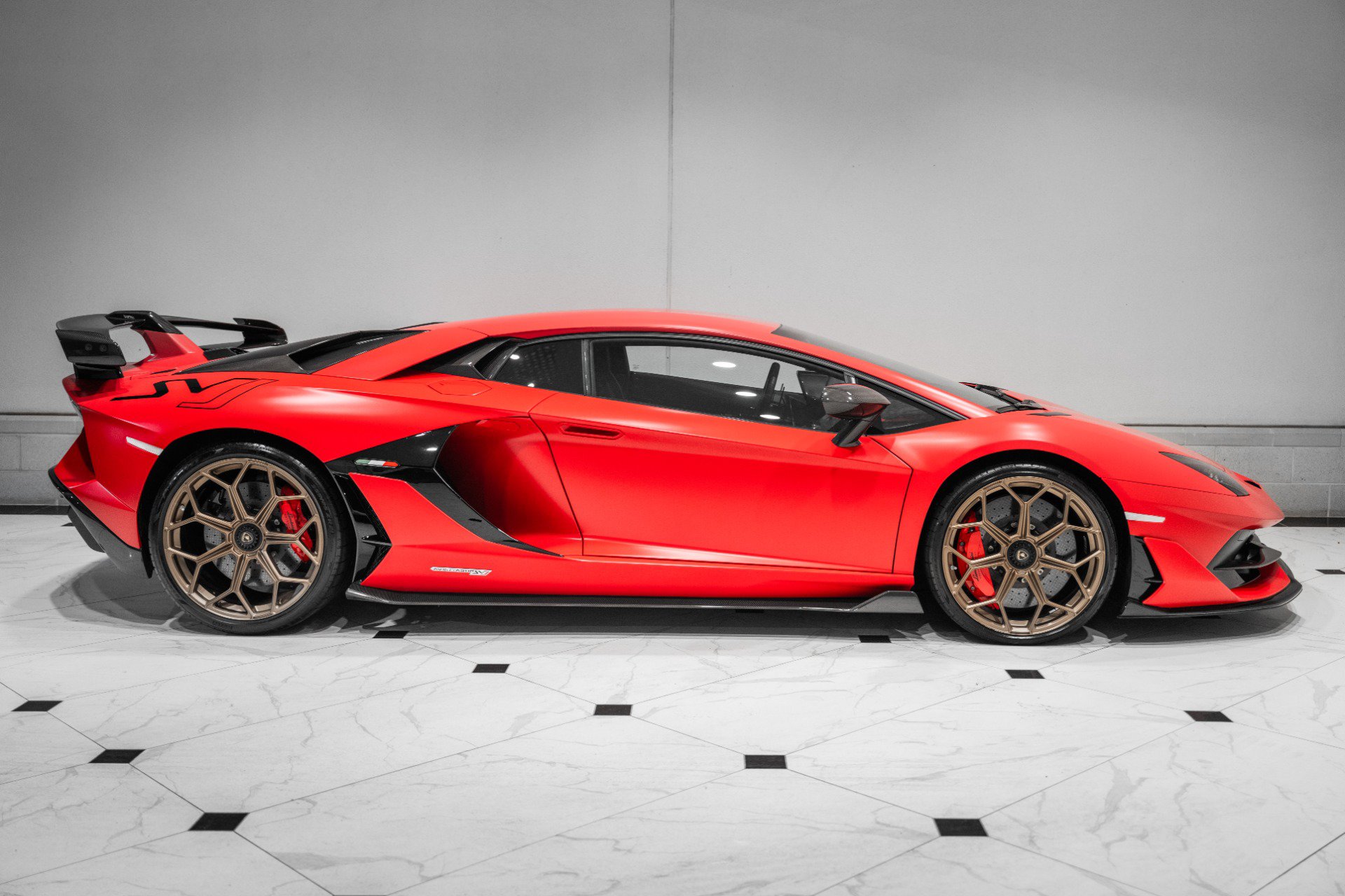 Used 2021 Lamborghini Aventador SVJ AWD/4WD image 6
