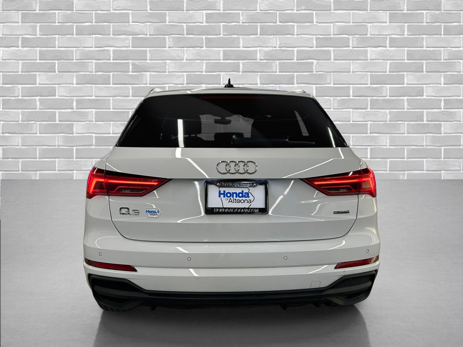 Used 2025 Audi Q3 2.0T Premium image 4