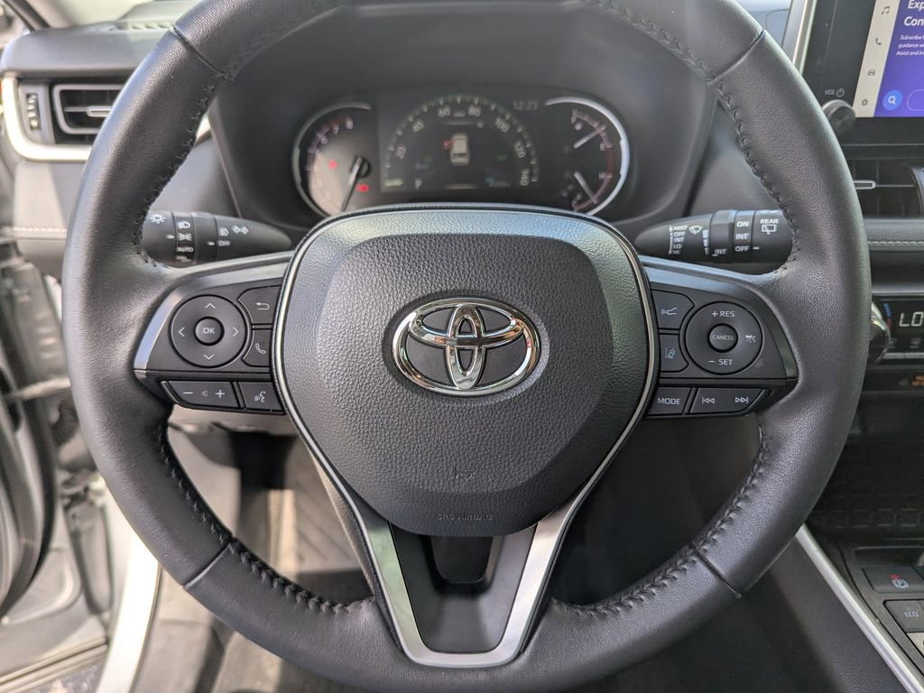 Used 2023 Toyota RAV4 XLE Premium image 26