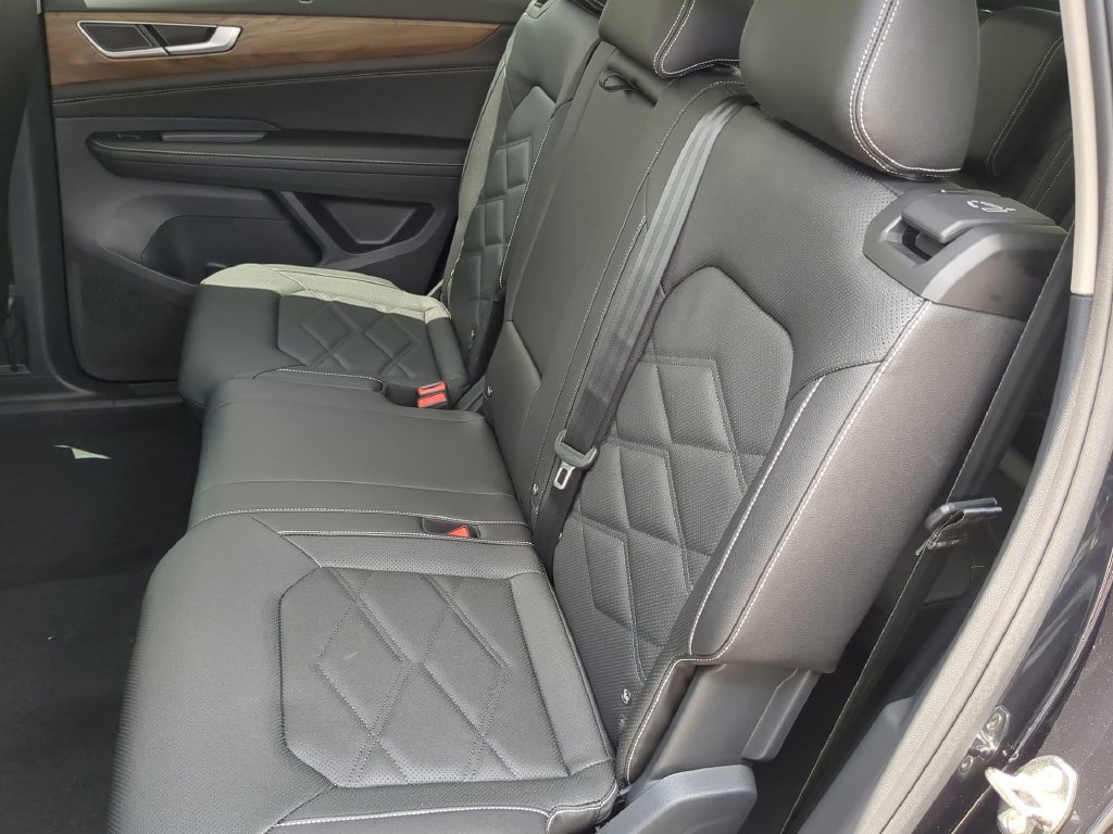 New 2026 Volkswagen Atlas SE FWD image 18