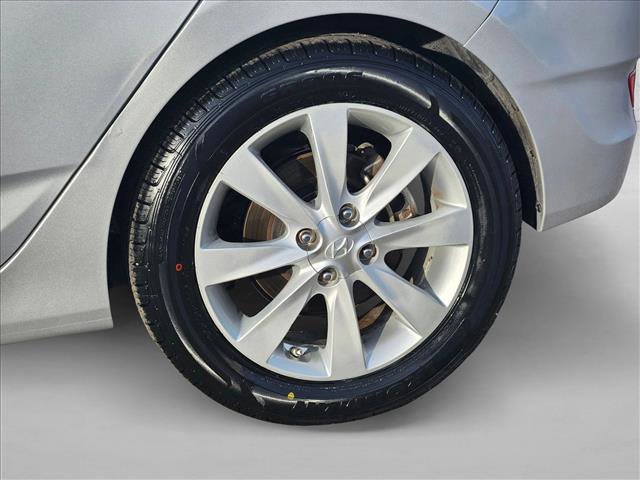 Used 2014 Hyundai Accent SE image 20