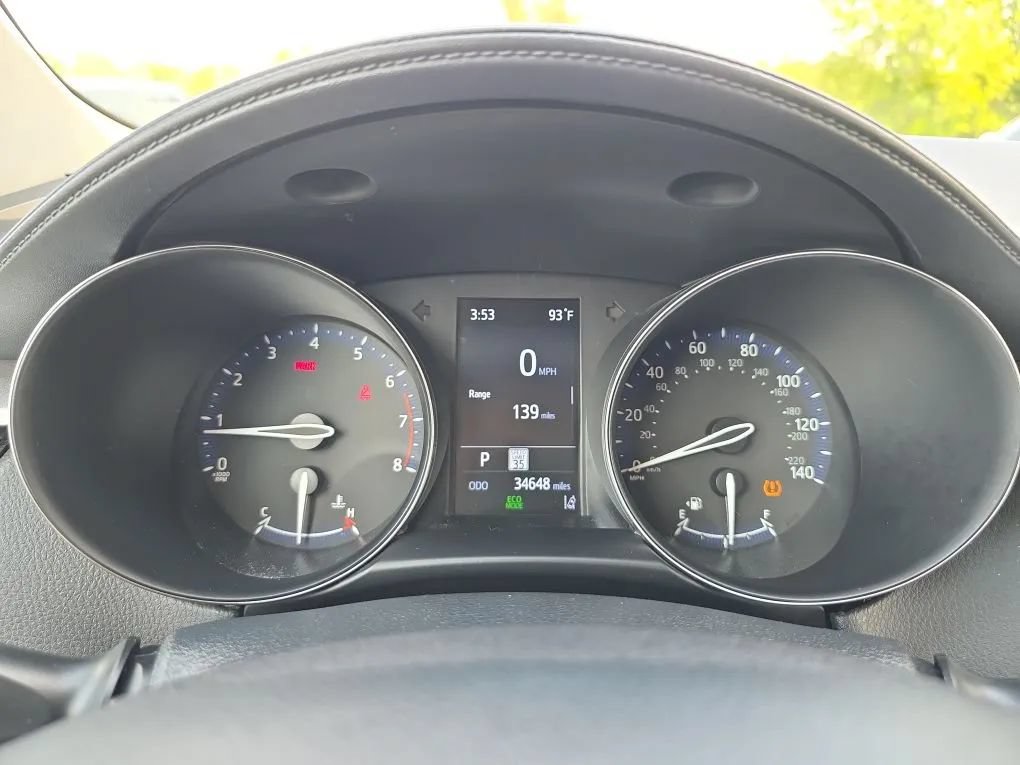 Used 2021 Toyota C-HR LE FWD image 16