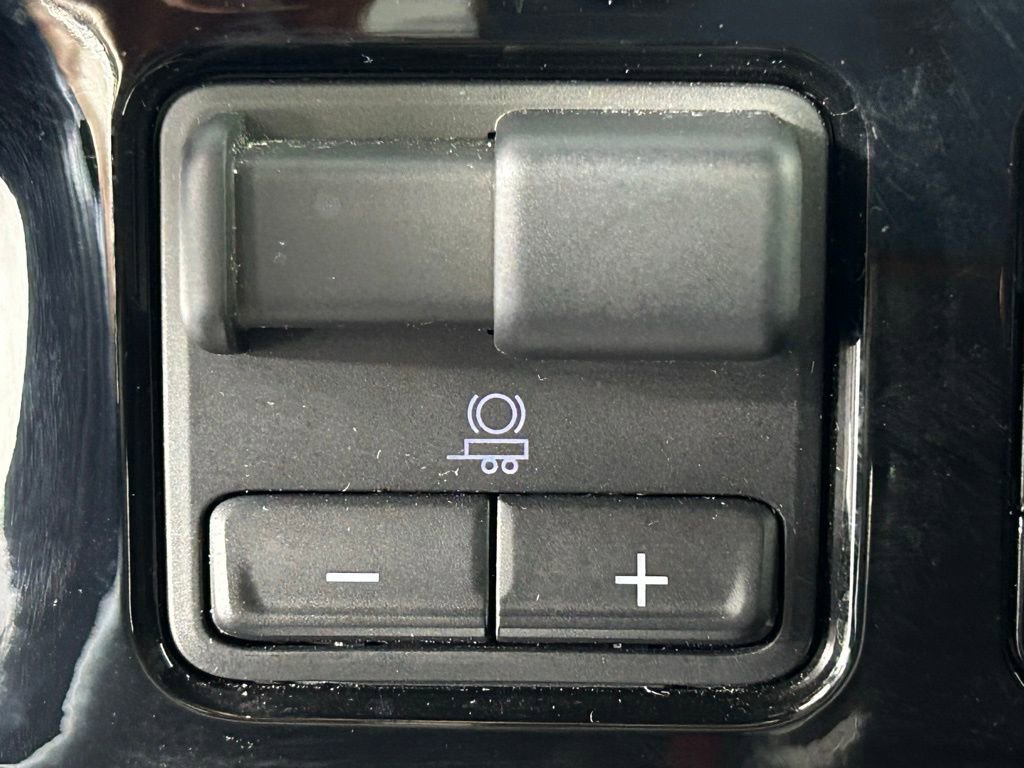 Used 2024 Chevrolet Silverado 2500 High Country w/ High Country Premium Package AWD/4WD image 25