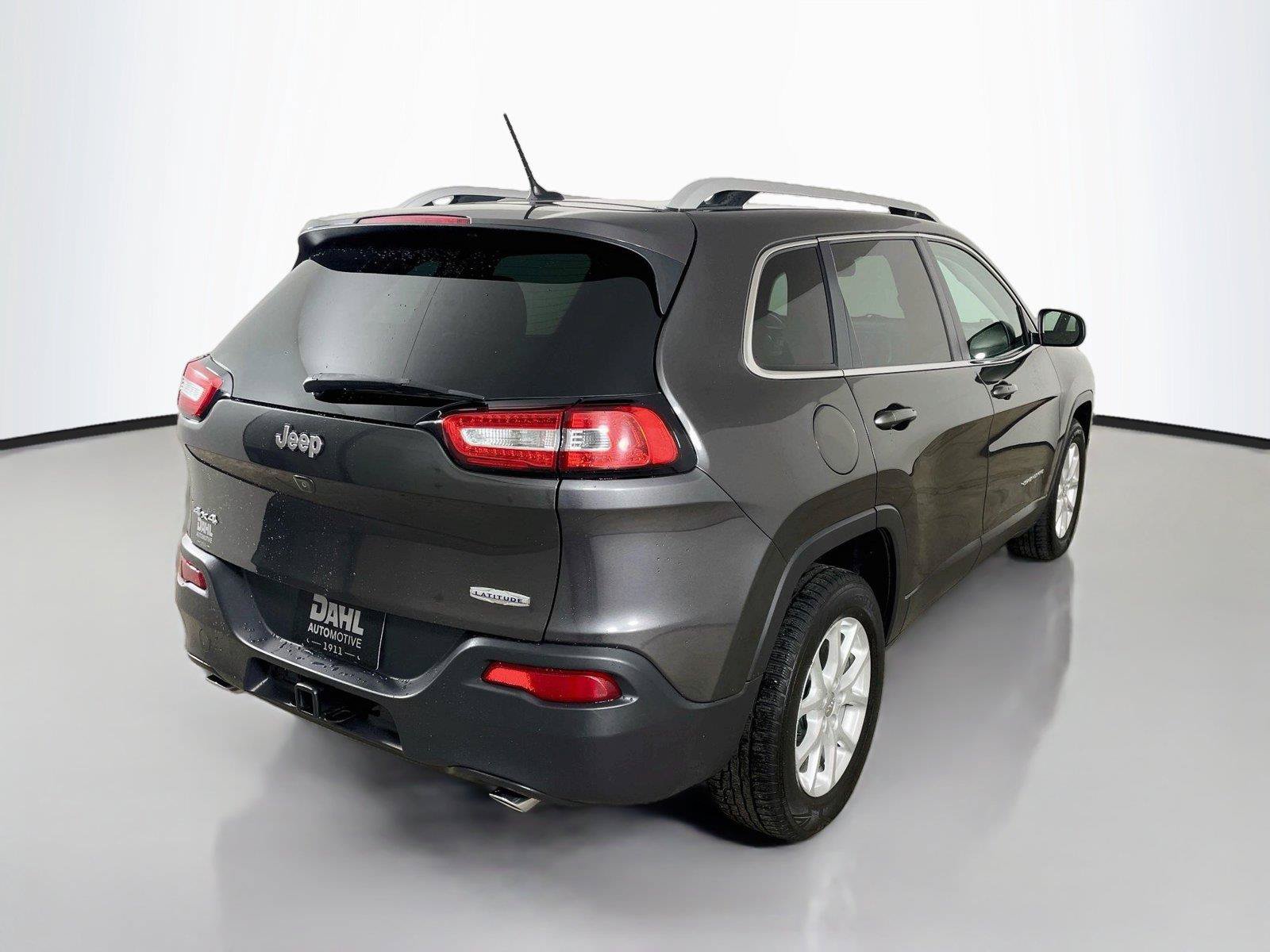 Used 2014 Jeep Cherokee Latitude w/ Comfort/Convenience Group AWD/4WD image 13