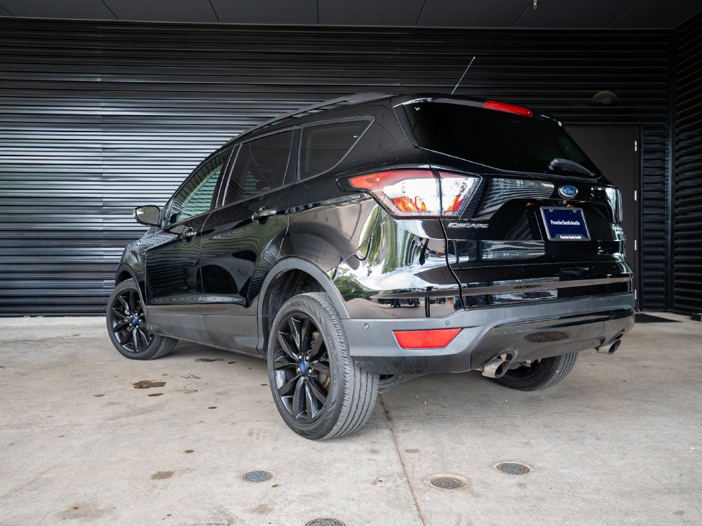 Used 2018 Ford Escape Titanium AWD/4WD image 3