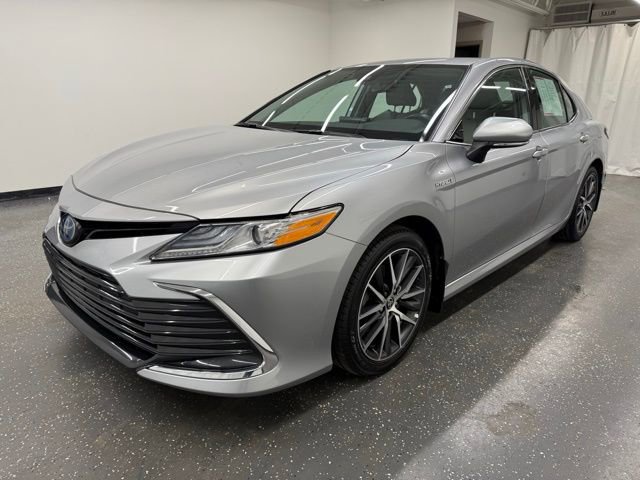 Certified 2021 Toyota Camry XLE w/ Cold Weather Package image 5