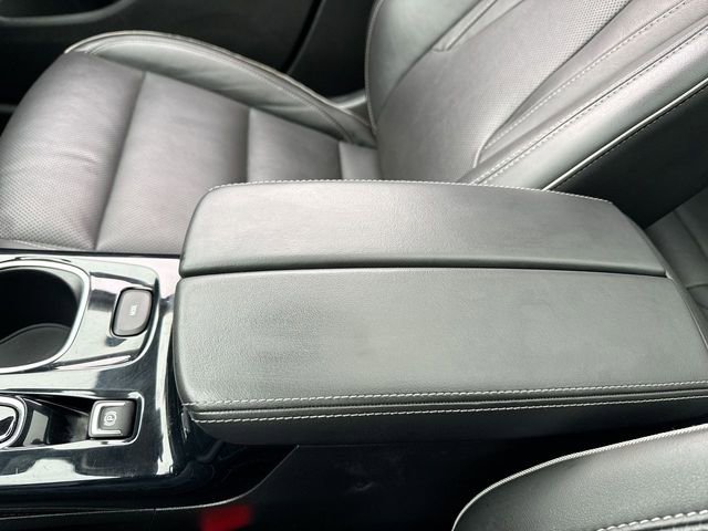 Used 2021 Buick Envision Essence w/ Technology Package I AWD/4WD image 21