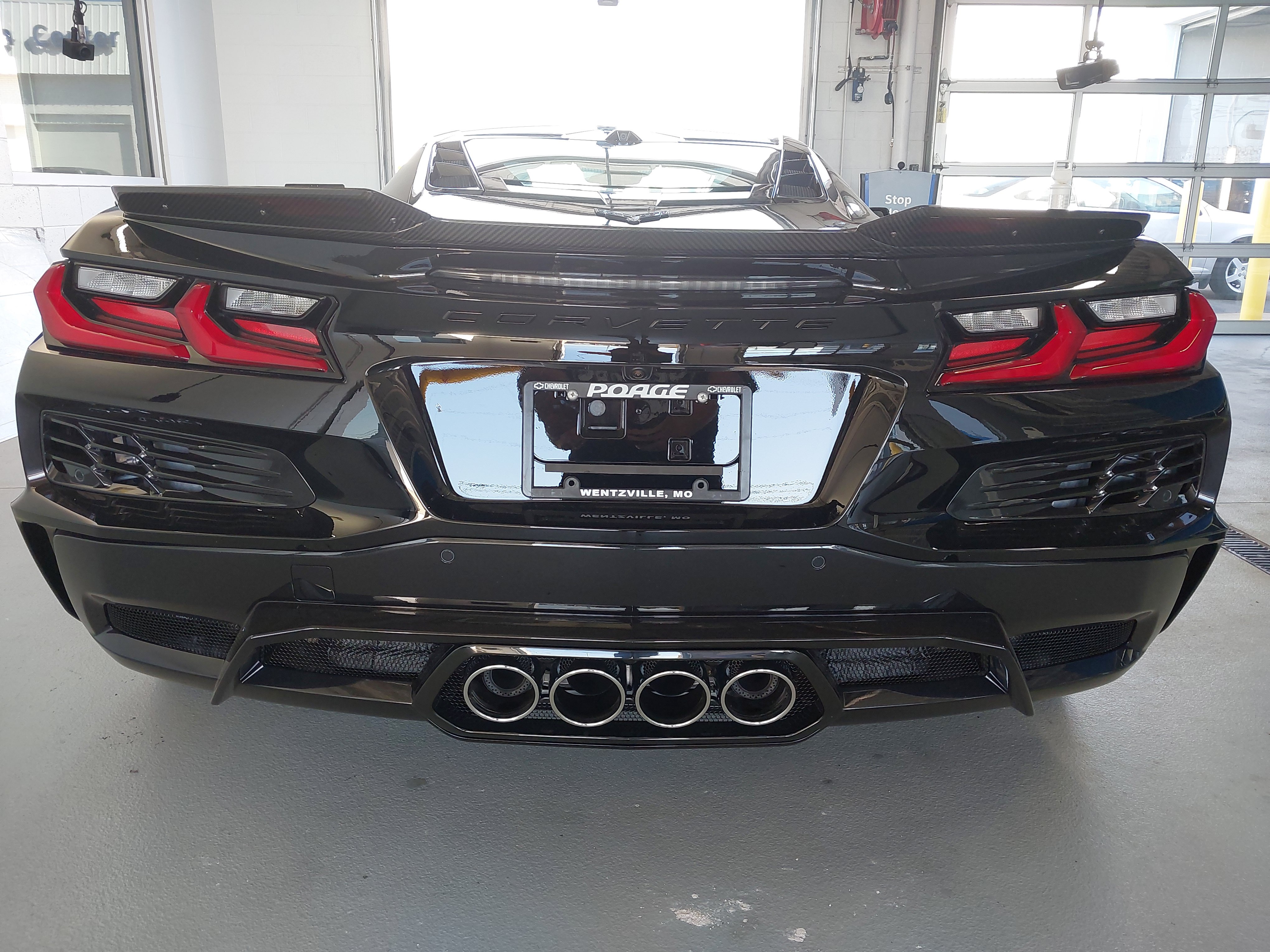 Used 2024 Chevrolet Corvette Z06 w/ Stealth Interior Trim Package RWD image 33