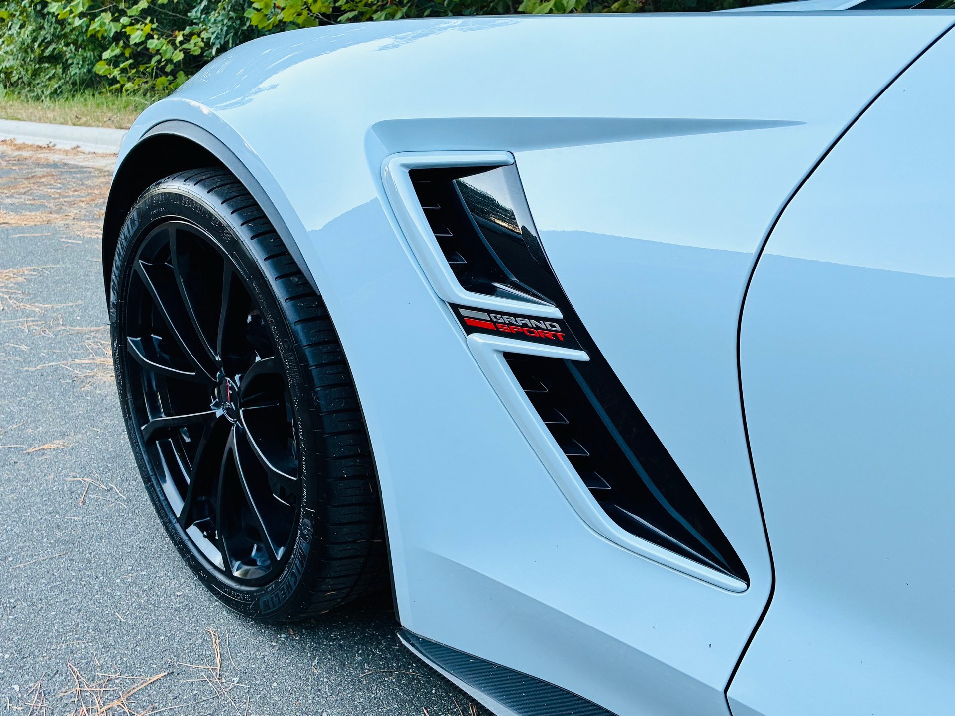 Used 2019 Chevrolet Corvette Grand Sport RWD image 2