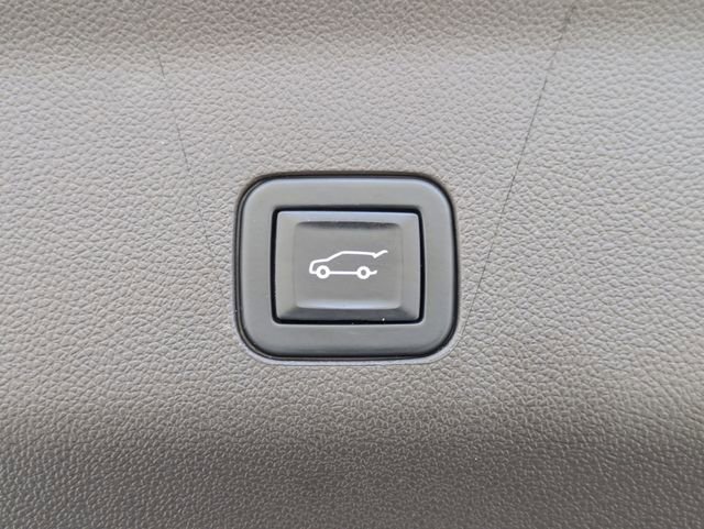 Used 2022 GMC Yukon Denali image 37