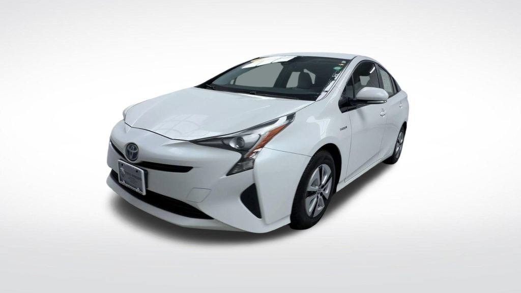 Used 2017 Toyota Prius Four FWD image 3