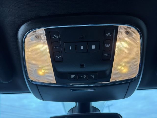 Used 2020 Jeep Grand Cherokee Overland image 35