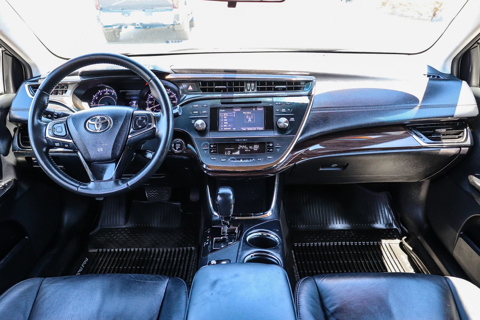 Used 2015 Toyota Avalon XLE FWD image 15