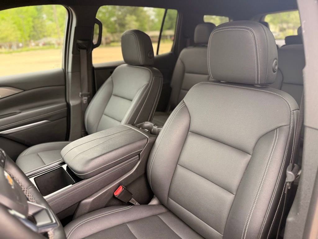 Certified 2025 Chevrolet Traverse LT image 17