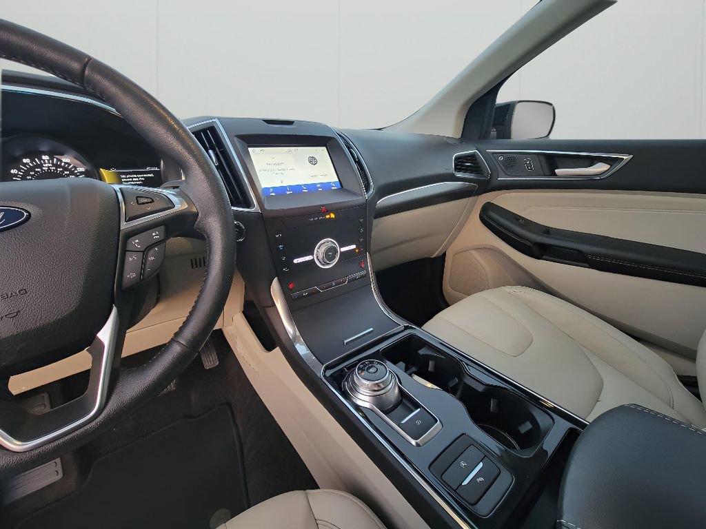 Used 2020 Ford Edge Titanium image 19