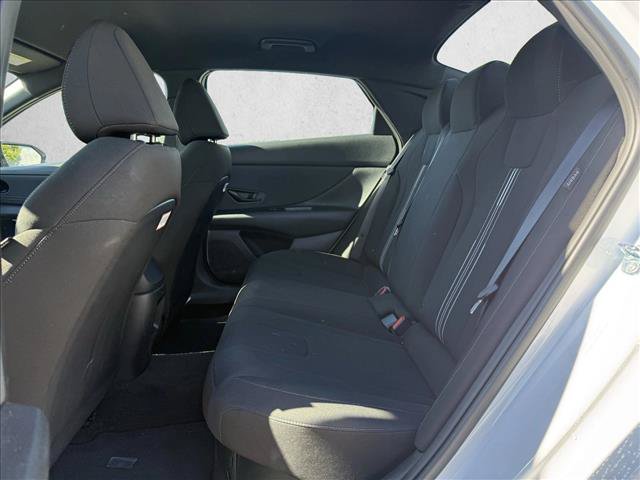 Certified 2025 Hyundai Elantra SEL FWD image 16
