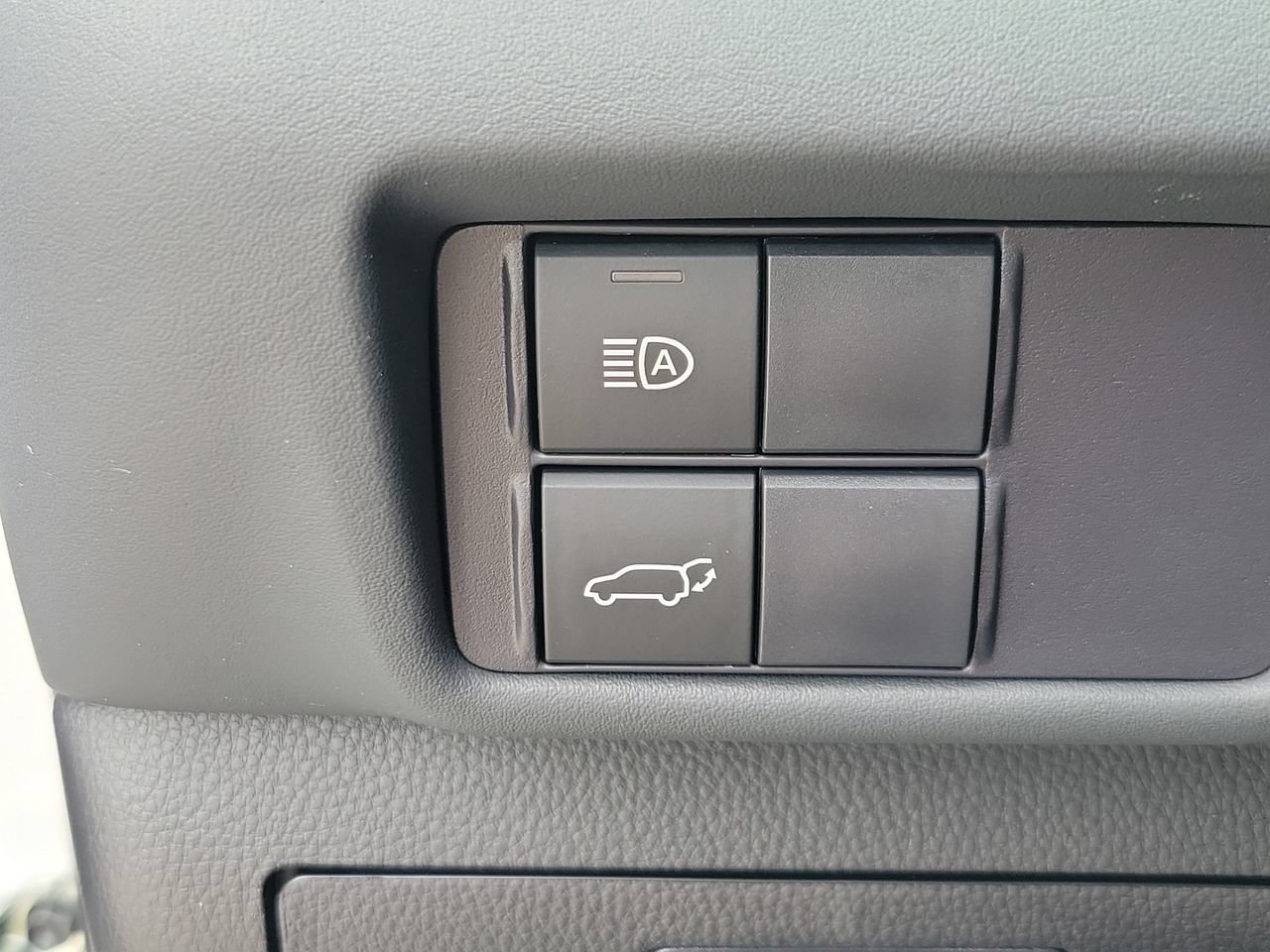 Used 2026 Toyota Highlander XLE AWD/4WD image 33