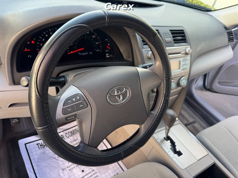 Used 2009 Toyota Camry LE FWD image 17