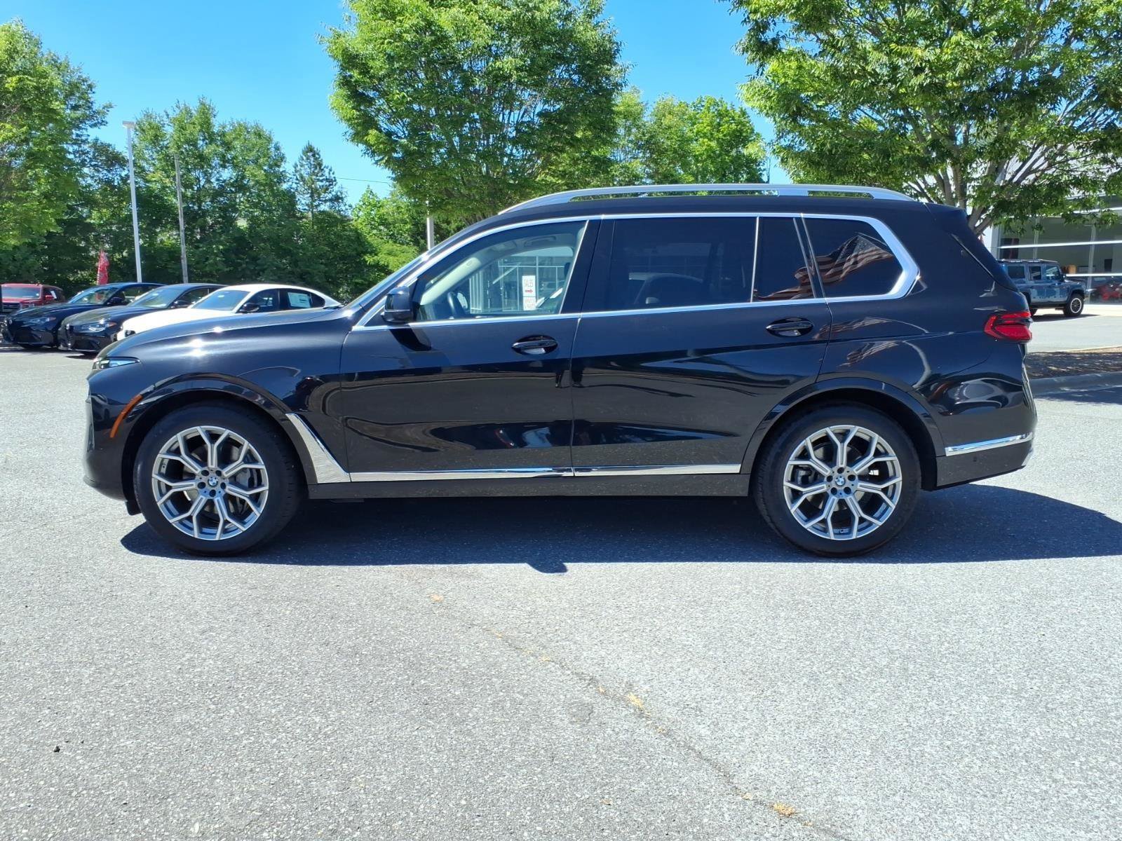 Used 2023 BMW X7 xDrive40i AWD/4WD image 3