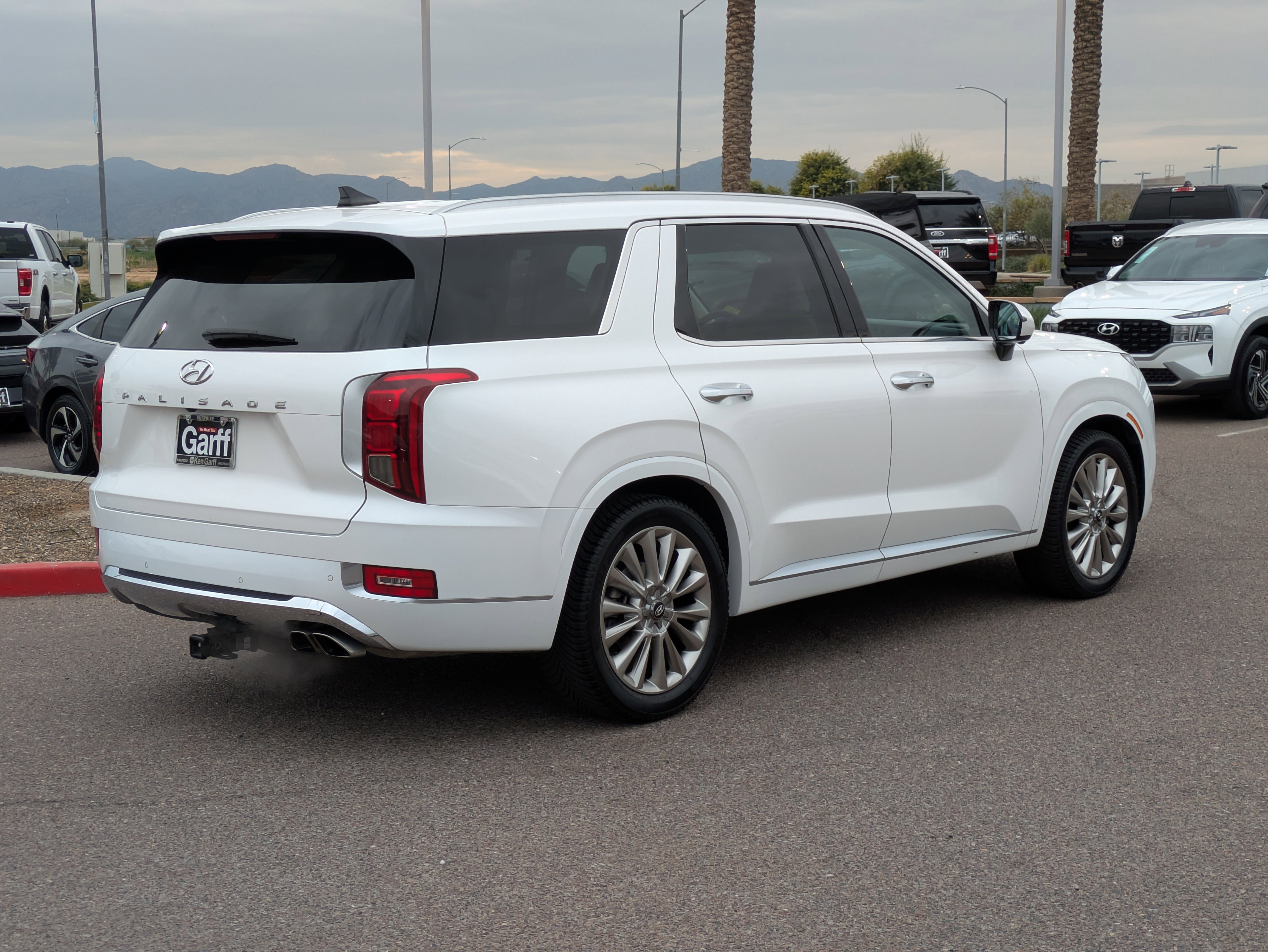 Used 2020 Hyundai Palisade Limited image 3