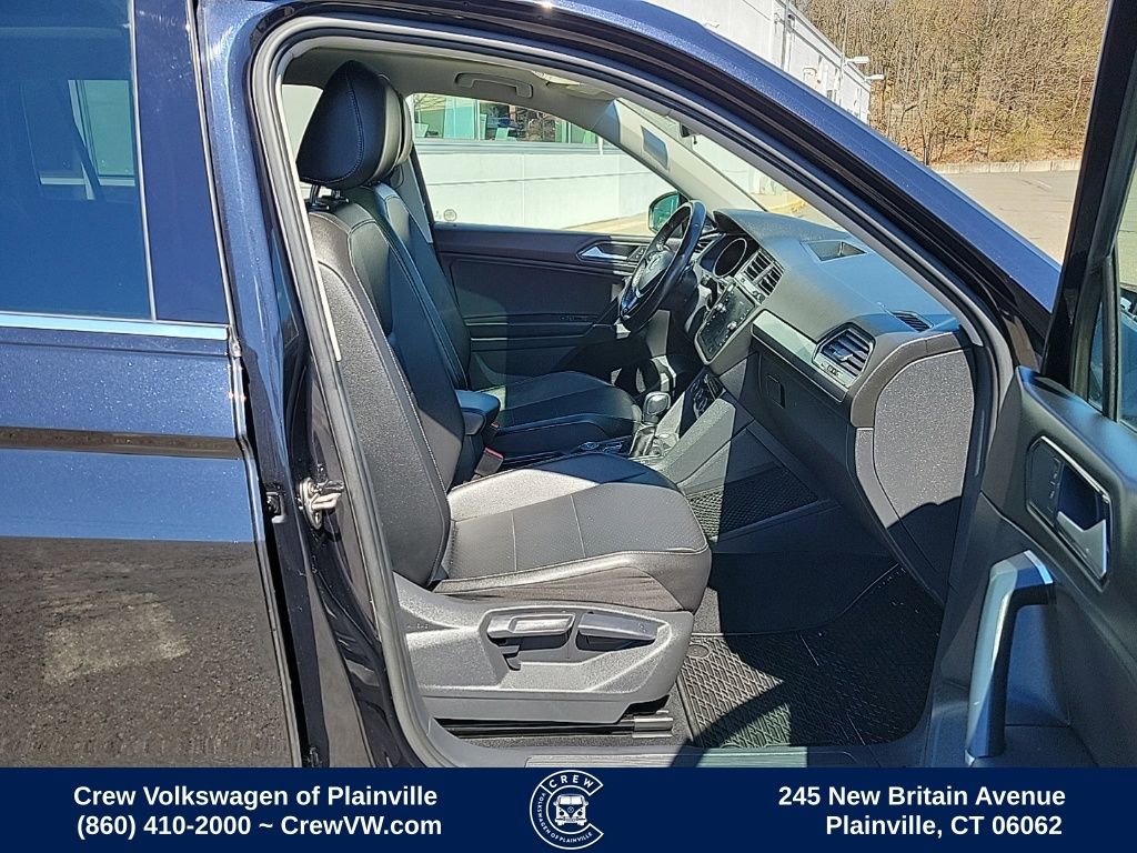 Used 2018 Volkswagen Tiguan SE w/ Panoramic Sunroof Package image 16
