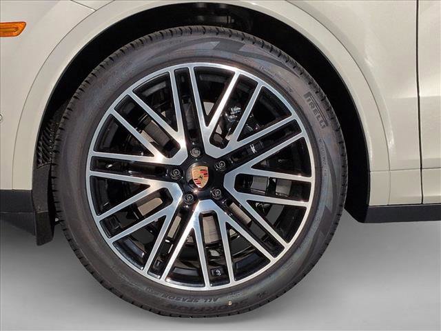 New 2026 Porsche Cayenne Coupe AWD/4WD image 10
