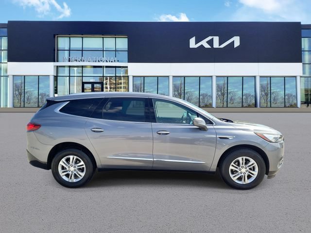 Used 2018 Buick Enclave Essence FWD image 2