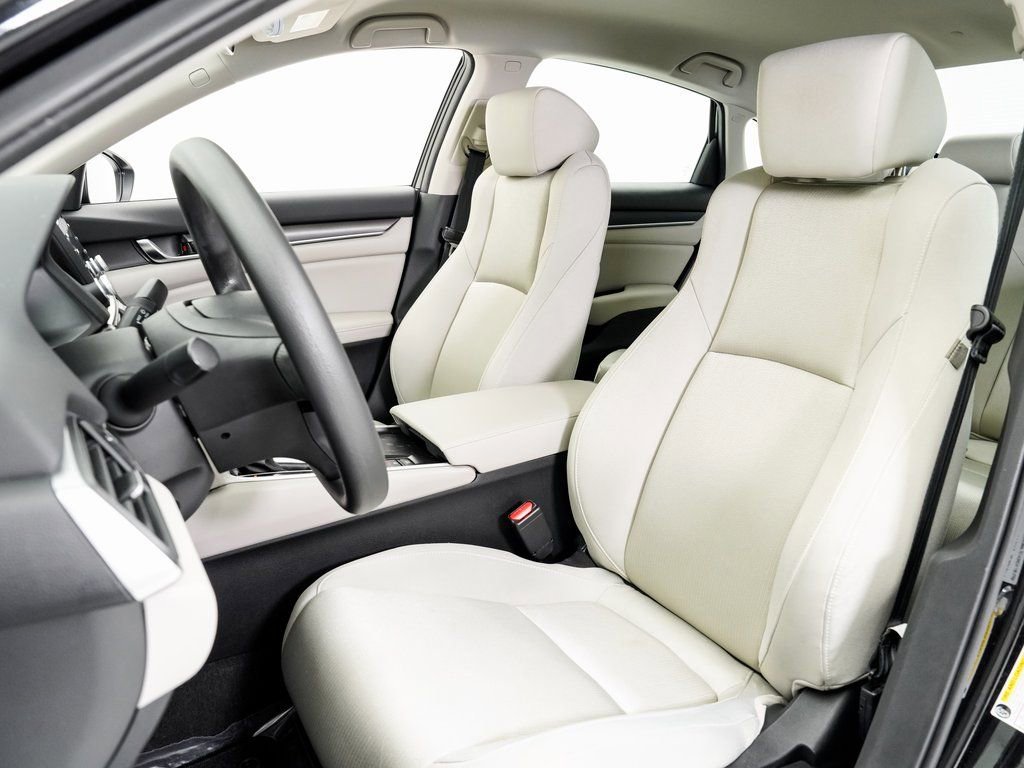 Used 2018 Honda Accord LX image 5