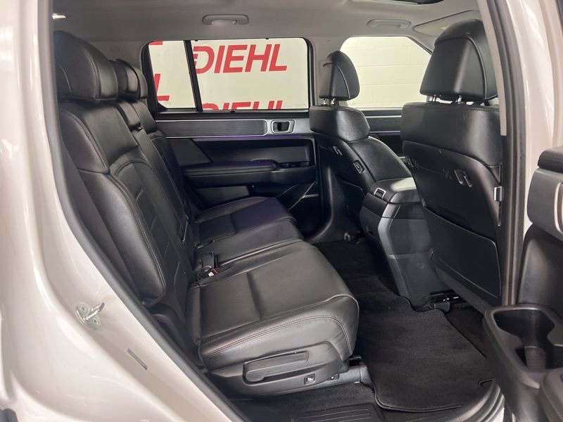 Used 2025 Hyundai Santa Fe Limited AWD/4WD image 11