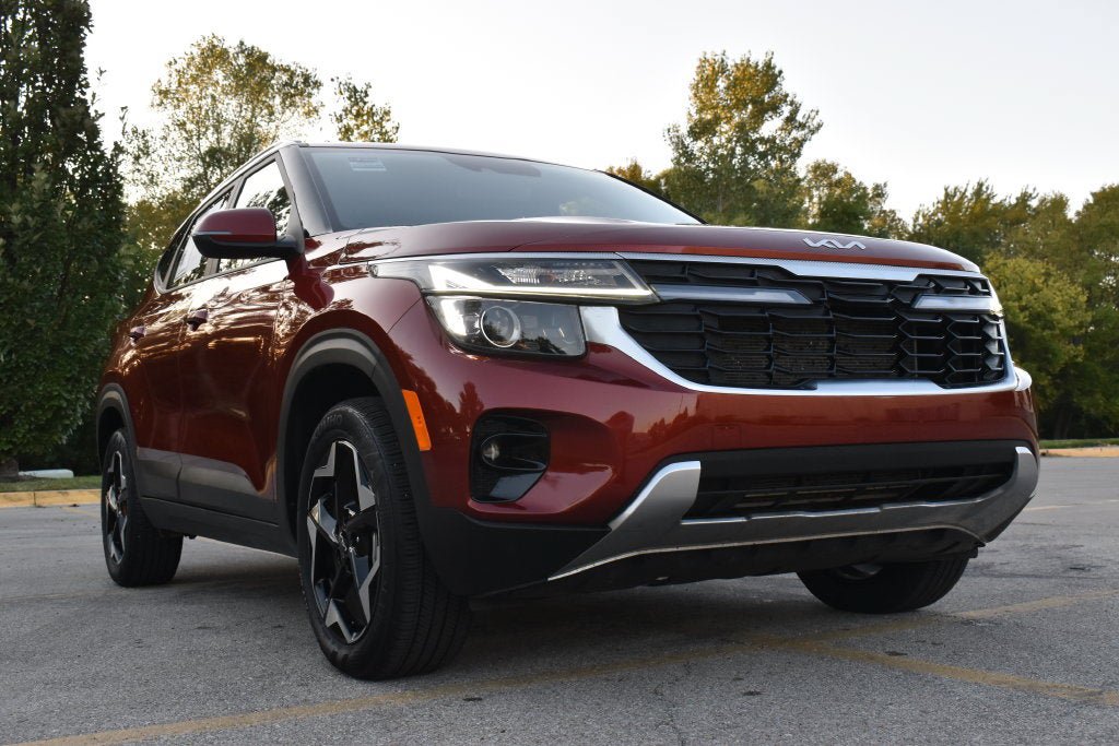Used 2025 Kia Seltos S AWD/4WD image 2