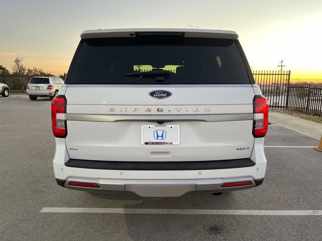 Used 2023 Ford Expedition Max XLT image 5