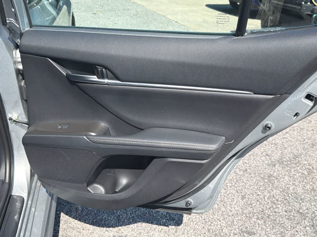 Used 2022 Toyota Camry XSE FWD image 15