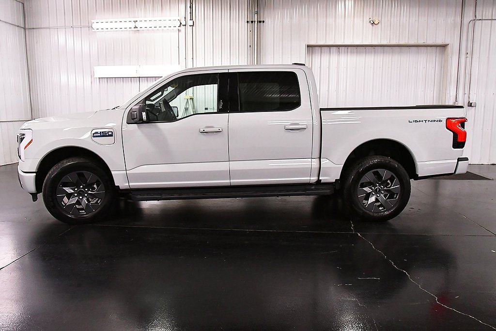 Used 2024 Ford F150 Lightning Flash image 4