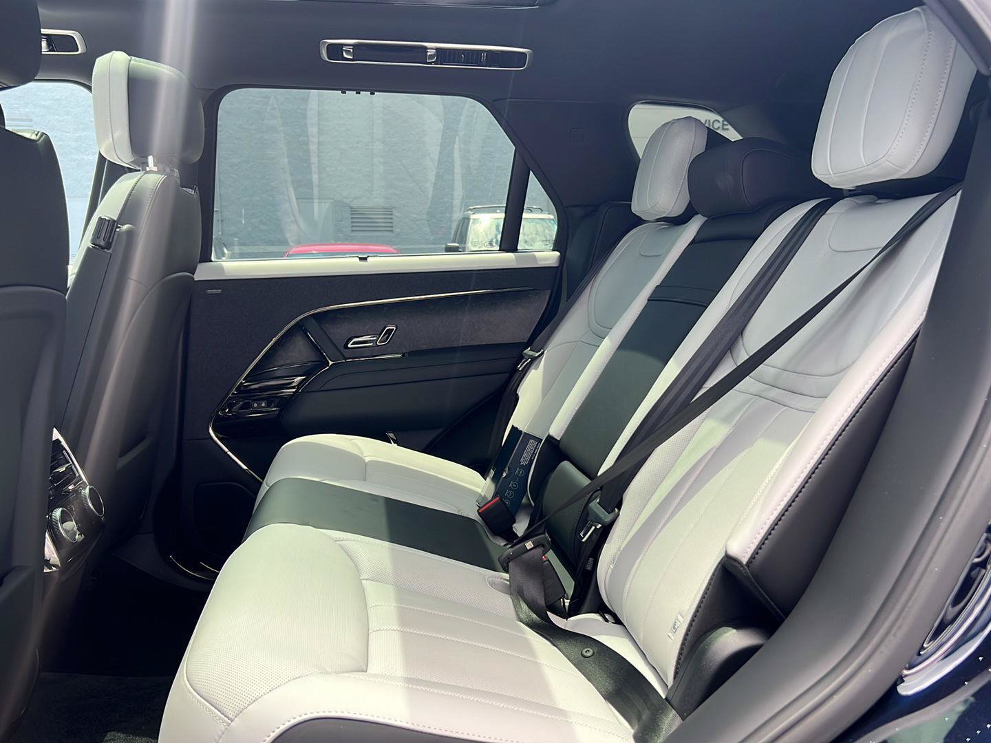 New 2026 Land Rover Range Rover Sport Dynamic SE AWD/4WD image 28