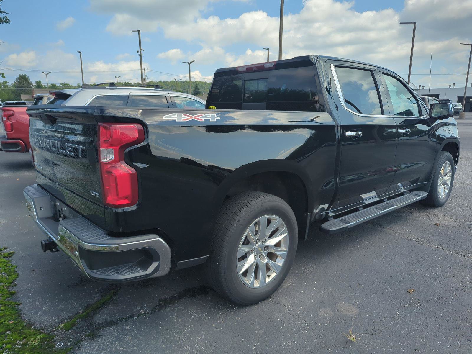 Used 2019 Chevrolet Silverado 1500 LTZ w/ LTZ Plus Package AWD/4WD image 5
