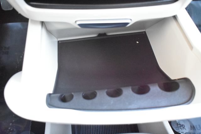 Used 2024 Chrysler Pacifica Touring-L FWD image 25