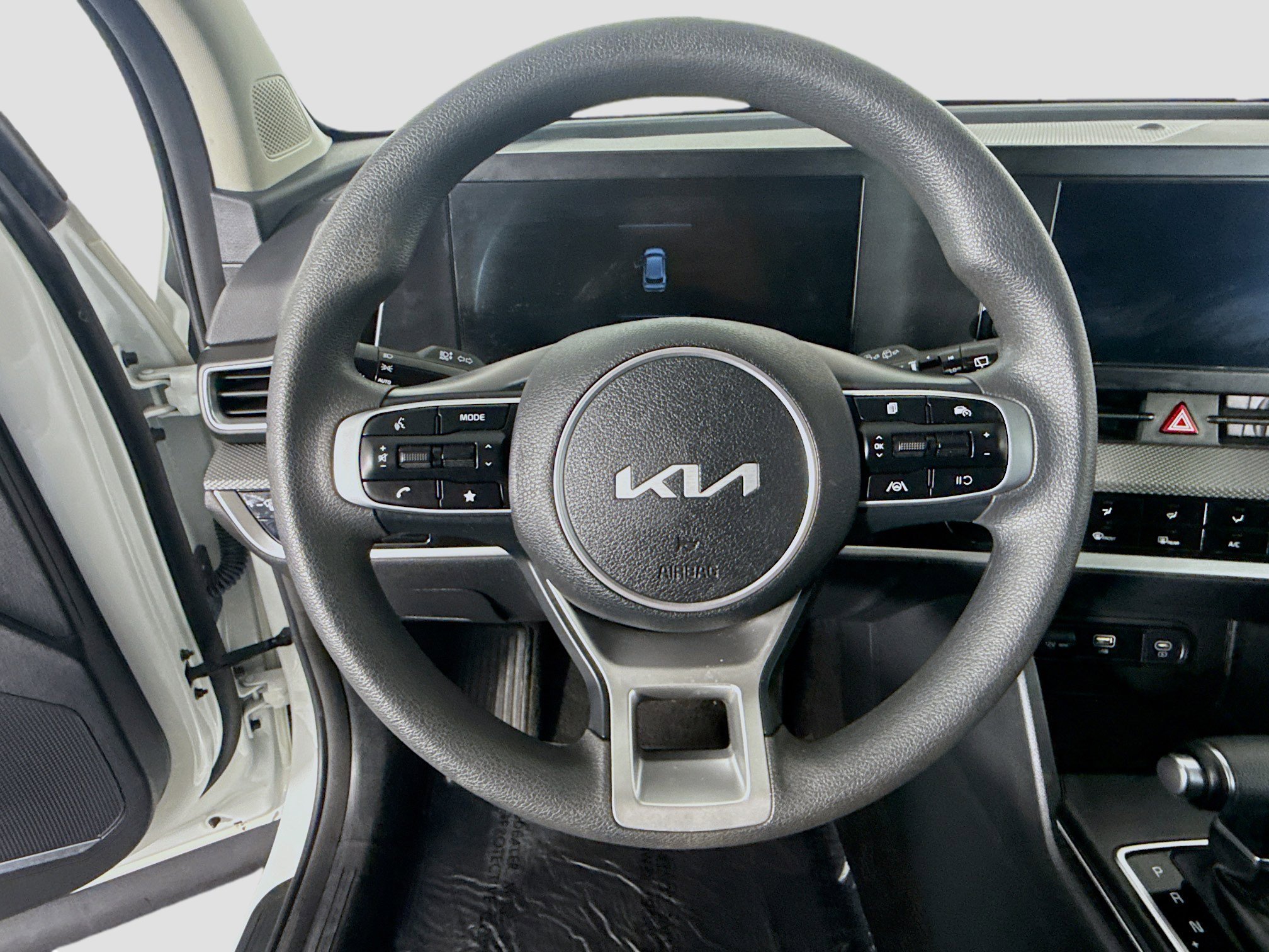 Used 2025 Kia Sportage LX image 13