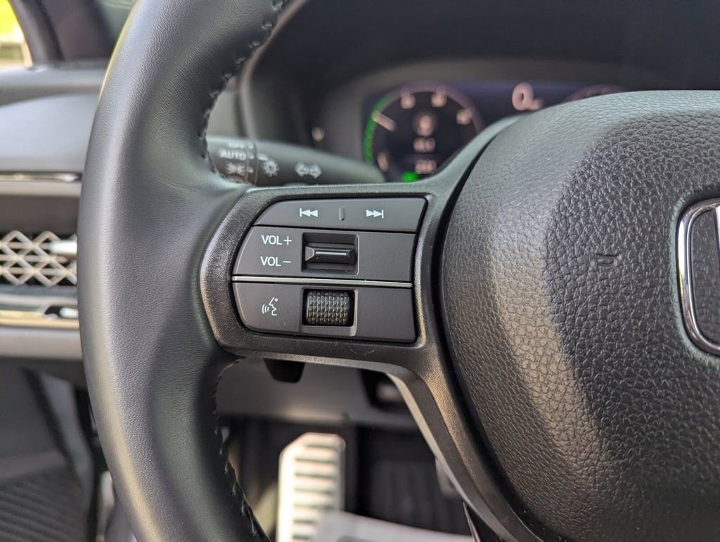 Used 2025 Honda Accord Sport image 27