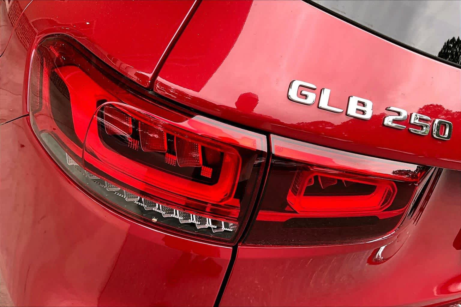 Used 2022 Mercedes-Benz GLB 250 image 29