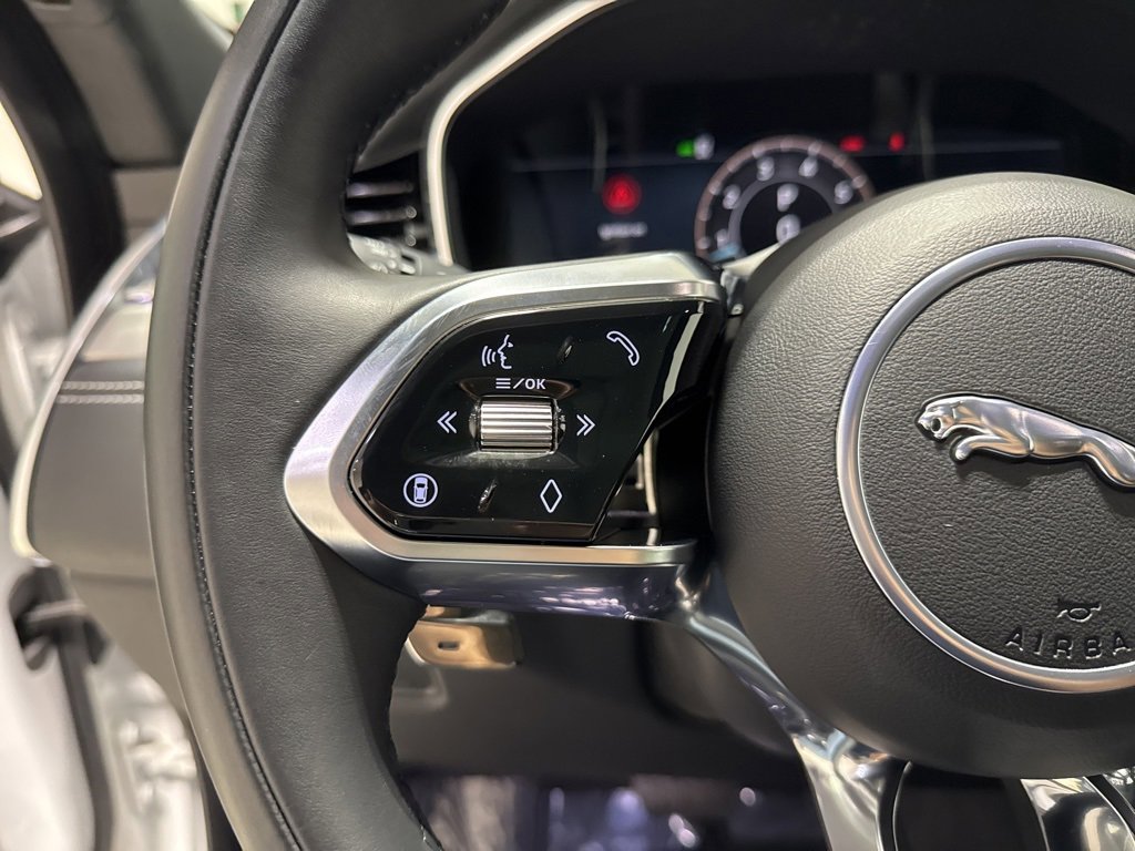 Used 2025 Jaguar F-PACE R-Dynamic S image 21