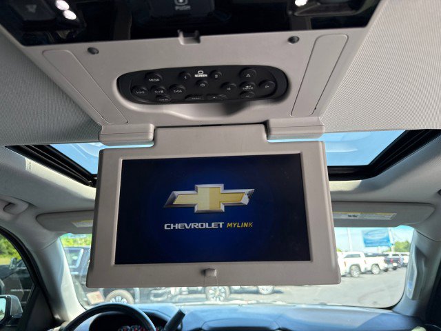 Used 2020 Chevrolet Suburban LT RWD image 18