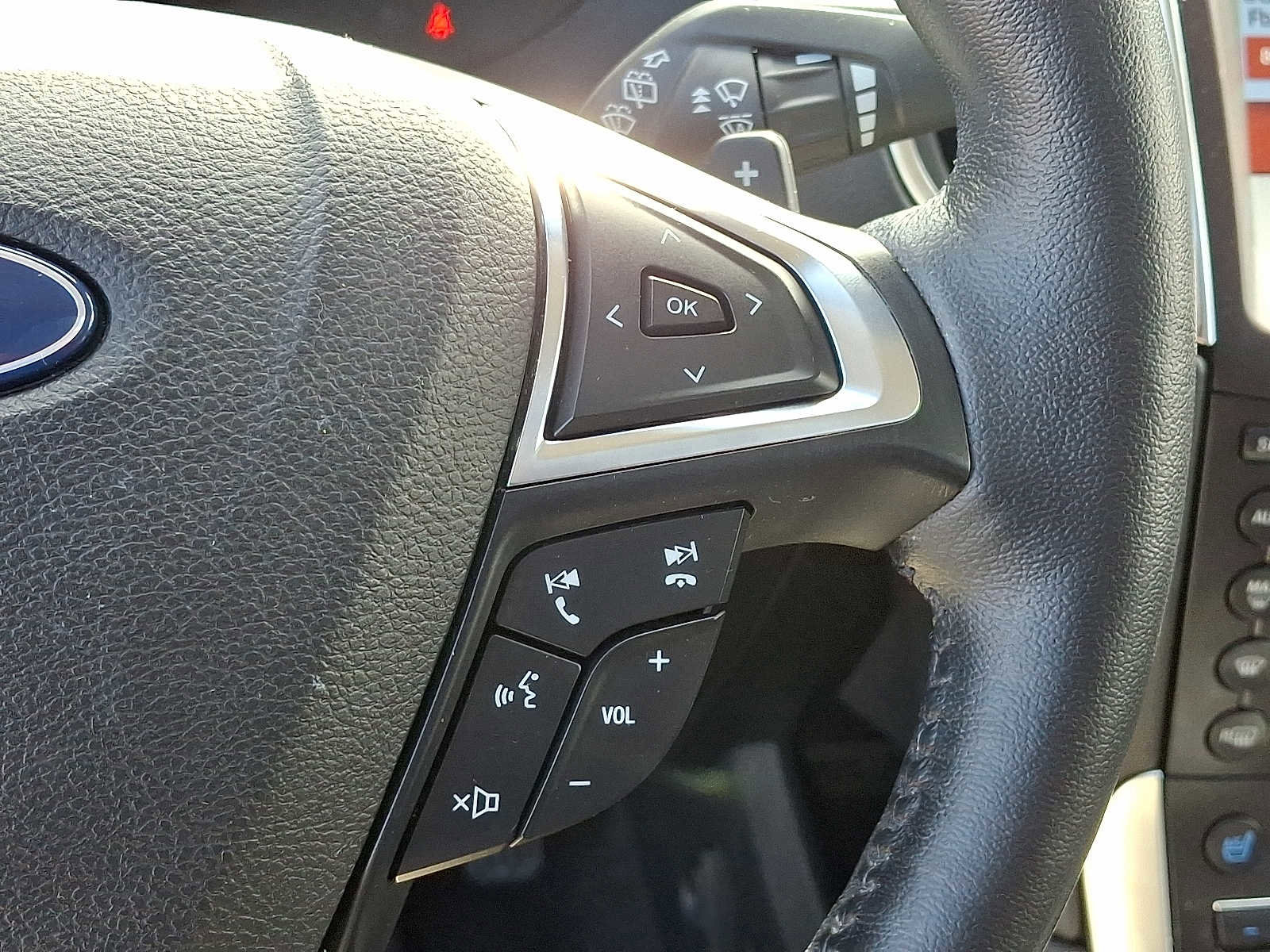 Used 2019 Ford Edge Titanium w/ Equipment Group 301A image 24