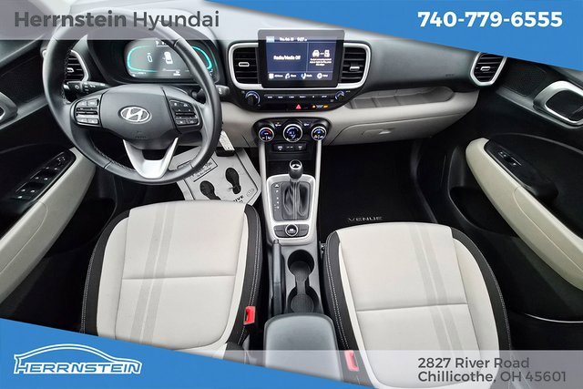 Used 2023 Hyundai Venue SEL image 12
