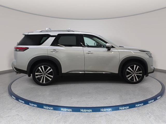 Used 2024 Nissan Pathfinder Platinum w/ Cargo Package AWD/4WD image 5