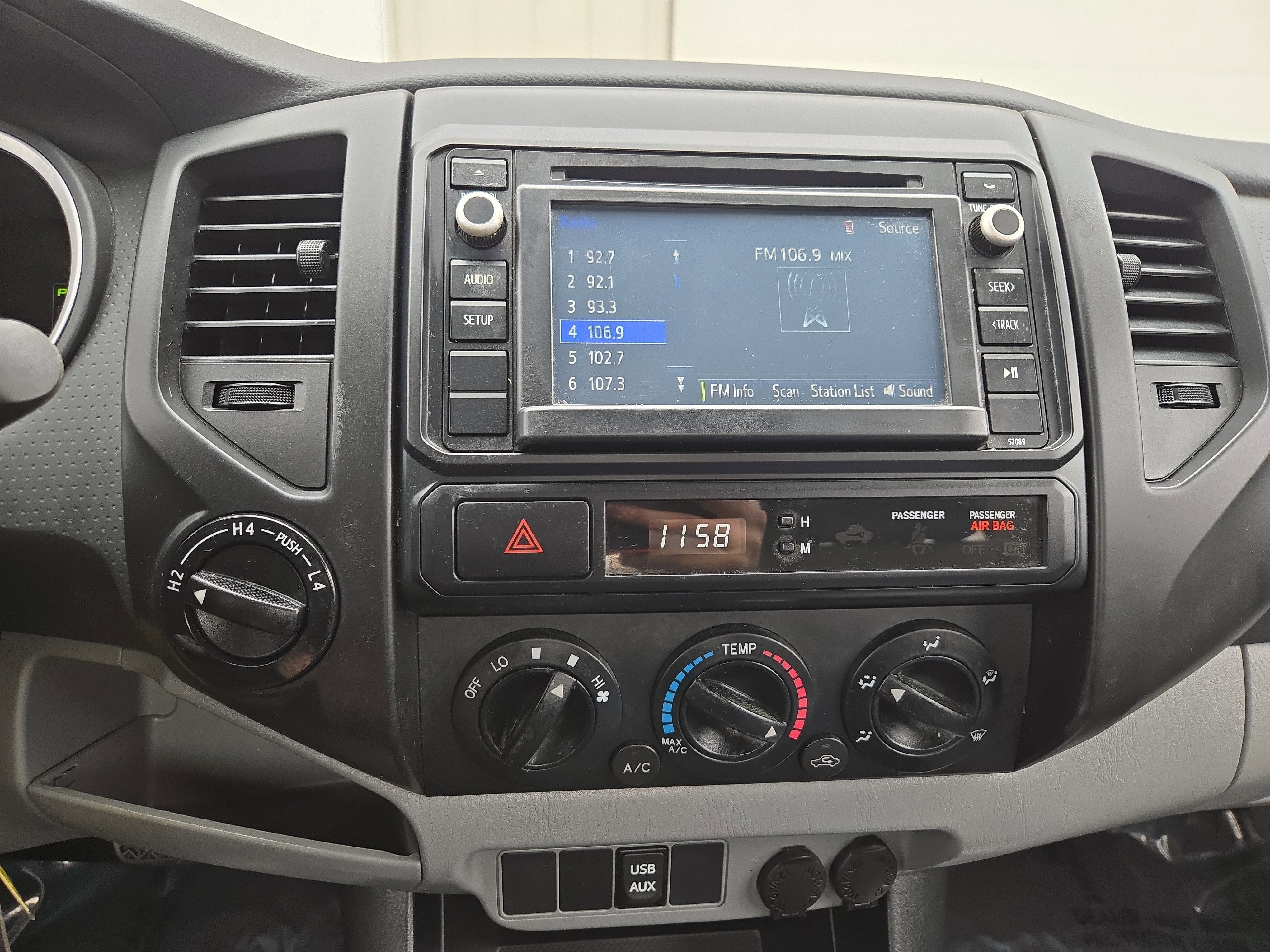 Used 2014 Toyota Tacoma 4x4 Regular Cab image 16