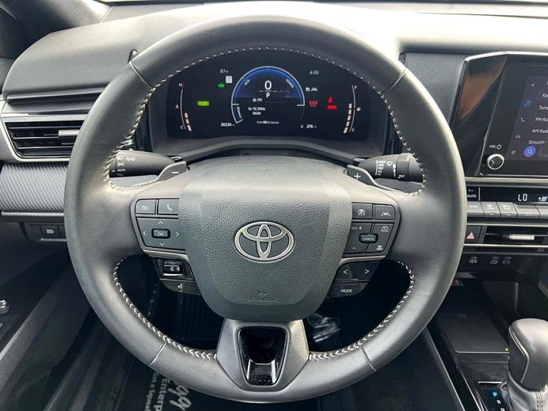 Used 2025 Toyota Camry SE image 19